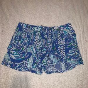 blue lilly pullitzer shorts ⚠️ MOVING SALE